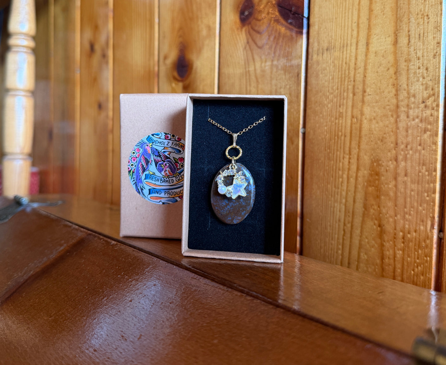 Seam Agate Cabochon & Celestial Star Wreath Necklace