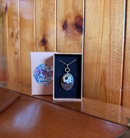 Seam Agate Cabochon & Celestial Star Wreath Necklace
