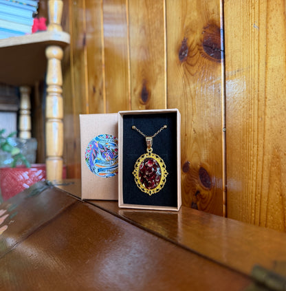 Hibiscus Gold Laced Frame Necklace