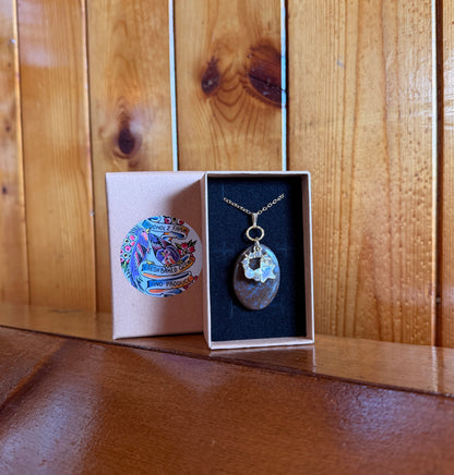 Seam Agate Cabochon & Celestial Star Wreath Necklace