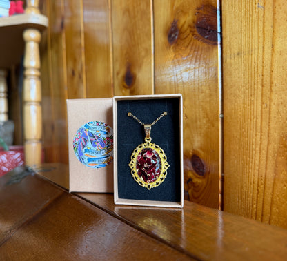 Hibiscus Gold Laced Frame Necklace