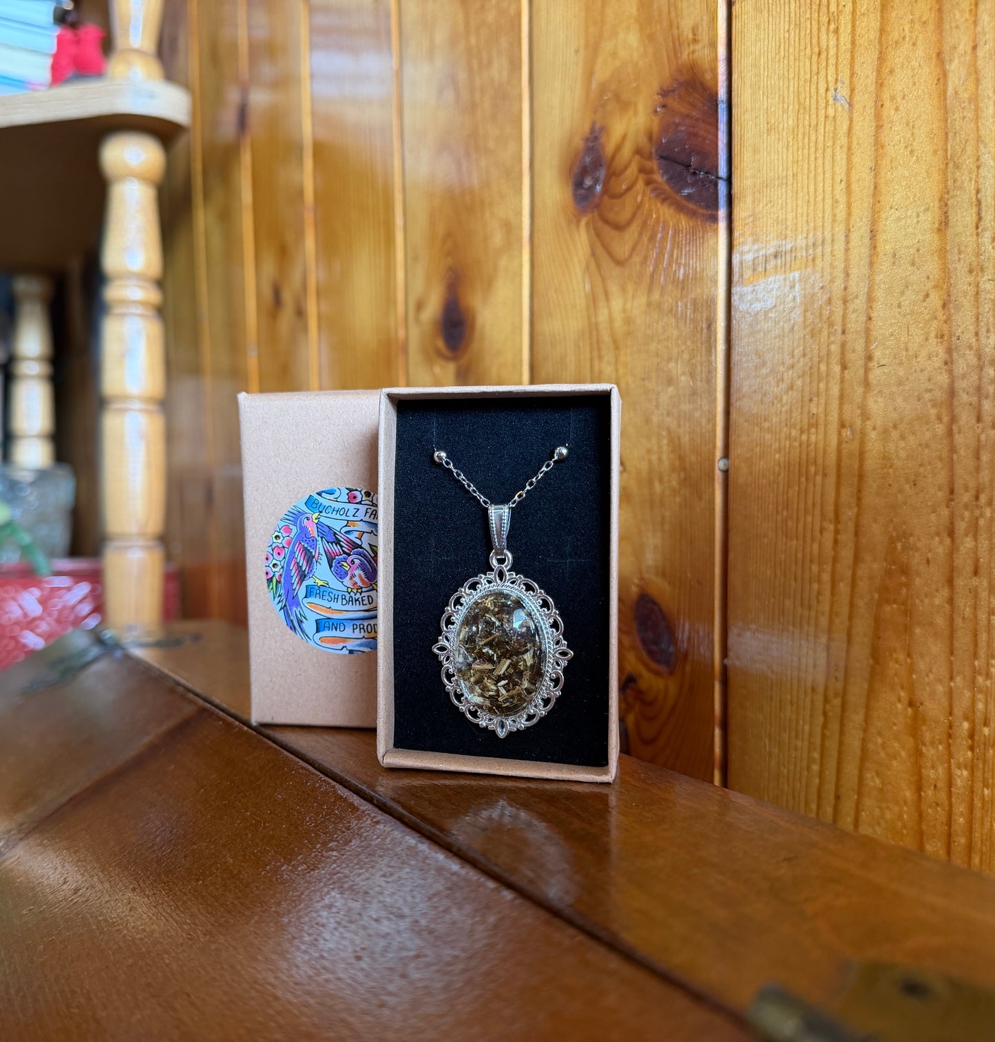 Mugwort Silver Laced Frame Necklace
