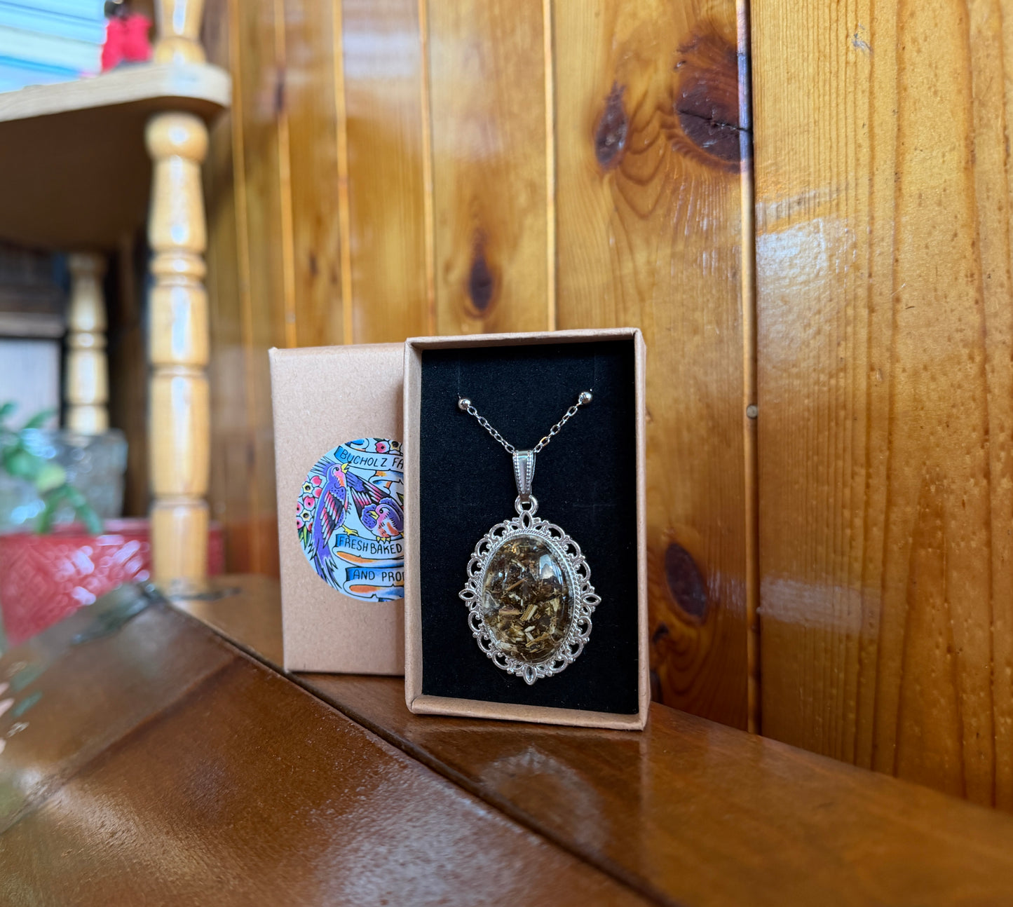 Mugwort Silver Laced Frame Necklace
