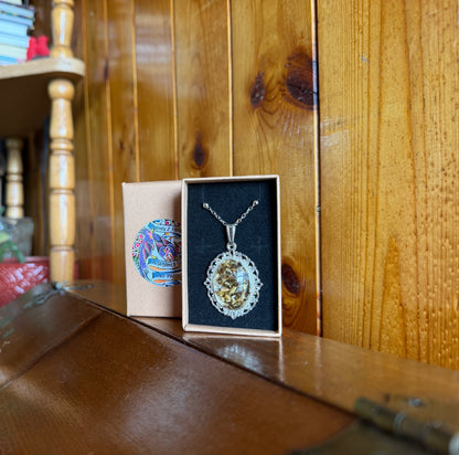 Mugwort Silver Laced Frame Necklace